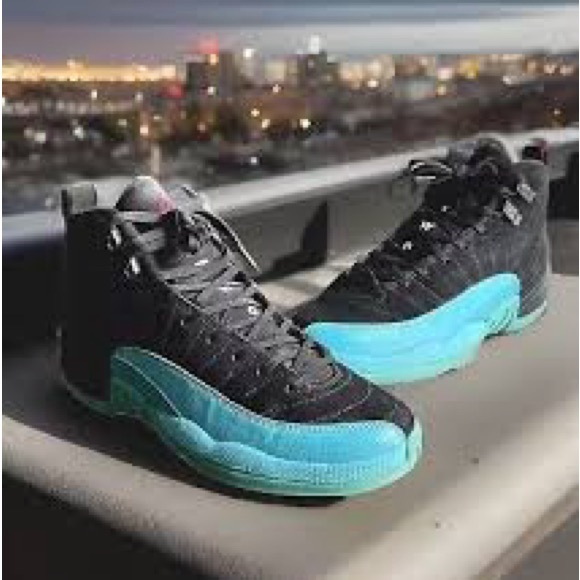 Jordan 12 bluegimmick